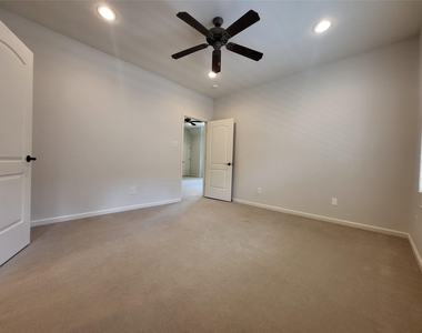 8811 Van Allen Drive - Photo Thumbnail 26