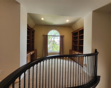 8811 Van Allen Drive - Photo Thumbnail 18