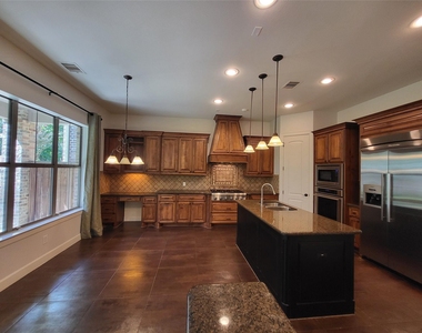 8811 Van Allen Drive - Photo Thumbnail 13