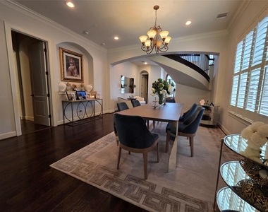 8811 Van Allen Drive - Photo Thumbnail 6