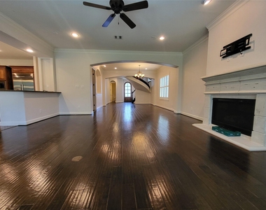 8811 Van Allen Drive - Photo Thumbnail 9