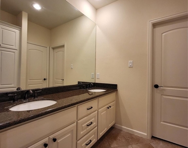 8811 Van Allen Drive - Photo Thumbnail 29