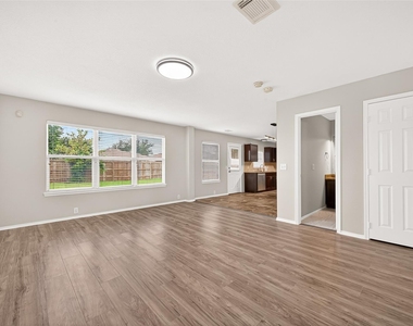 15007 Sugar Sands Drive - Photo Thumbnail 9