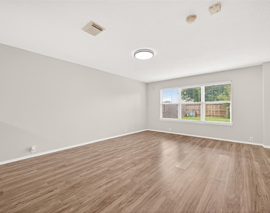 15007 Sugar Sands Drive - Photo Thumbnail 8
