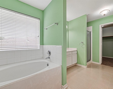 16102 Flatridge Court - Photo Thumbnail 26