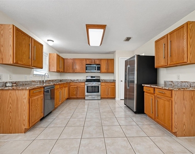 16102 Flatridge Court - Photo Thumbnail 12