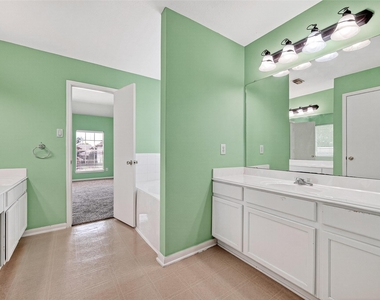 16102 Flatridge Court - Photo Thumbnail 28