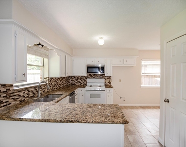 15106 Silverman Street - Photo Thumbnail 12