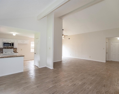 15106 Silverman Street - Photo Thumbnail 10