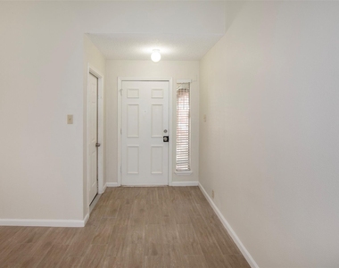 15106 Silverman Street - Photo Thumbnail 5