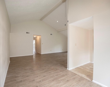 15106 Silverman Street - Photo Thumbnail 8