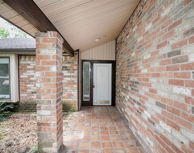 15106 Silverman Street - Photo Thumbnail 2