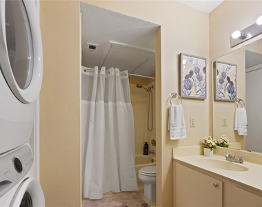 7950 N Stadium Drive - Photo Thumbnail 2
