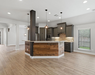 103 Boarsmen Court - Photo Thumbnail 15