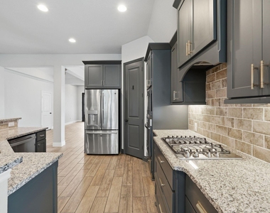 103 Boarsmen Court - Photo Thumbnail 10
