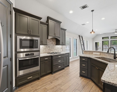 103 Boarsmen Court - Photo Thumbnail 8