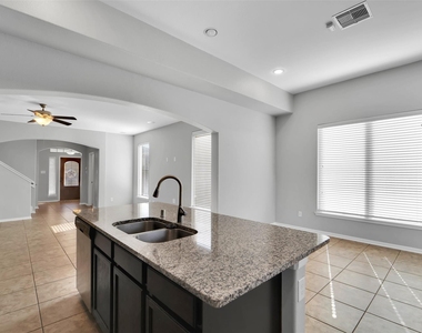 5407 Baronet Drive - Photo Thumbnail 13