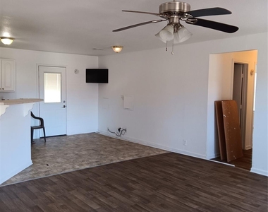 21427 North Street - Photo Thumbnail 7