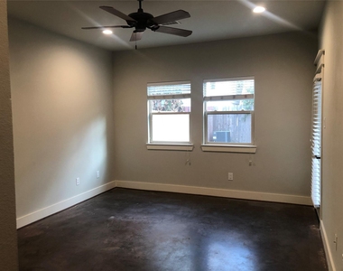 5514 Larkin Street - Photo Thumbnail 2