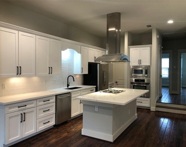 5514 Larkin Street - Photo Thumbnail 9