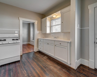 115 Goldenrod Street - Photo Thumbnail 6