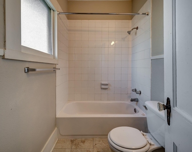 115 Goldenrod Street - Photo Thumbnail 3