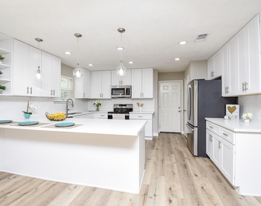 2835 Colony - Photo Thumbnail 5
