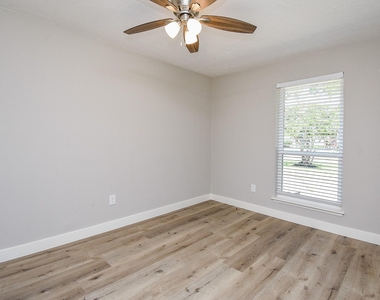 2835 Colony - Photo Thumbnail 23