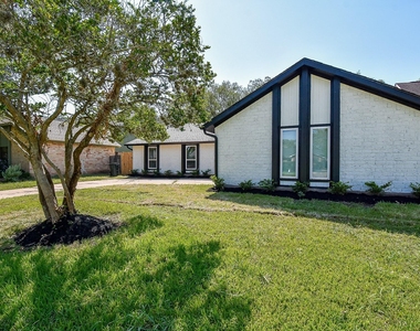 2835 Colony - Photo Thumbnail 32