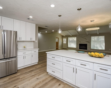 2835 Colony - Photo Thumbnail 10