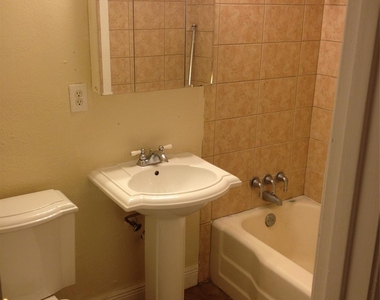 710 Colquitt Street - Photo Thumbnail 2