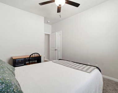 1318 Kingsgate Drive - Photo Thumbnail 17