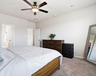 1318 Kingsgate Drive - Photo Thumbnail 21