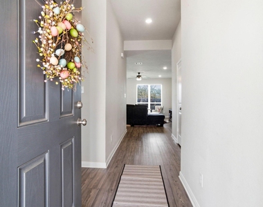 1318 Kingsgate Drive - Photo Thumbnail 1