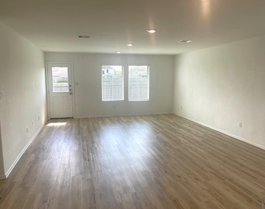 405 Maple Bend Lane - Photo Thumbnail 1