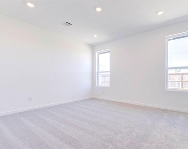 27410 Sweetwater Bay Drive - Photo Thumbnail 15