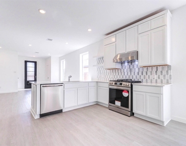 27410 Sweetwater Bay Drive - Photo Thumbnail 9