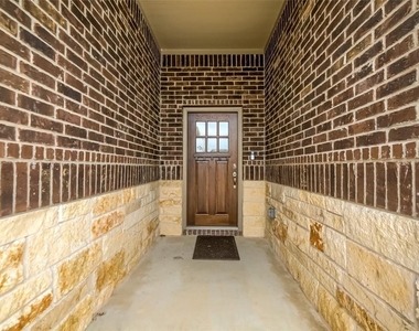 113 Thurston Drive - Photo Thumbnail 2