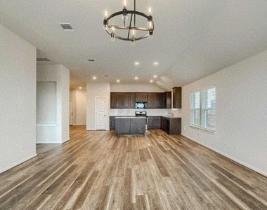 113 Thurston Drive - Photo Thumbnail 5