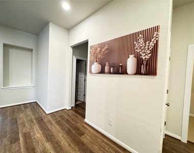 113 Thurston Drive - Photo Thumbnail 4