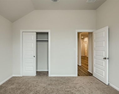 113 Thurston Drive - Photo Thumbnail 24