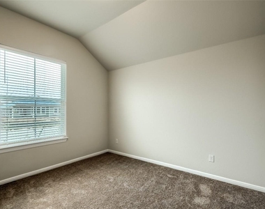 113 Thurston Drive - Photo Thumbnail 21