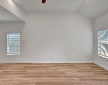 32510 Lantana Fields Road - Photo Thumbnail 18