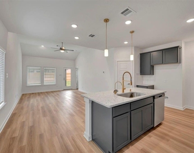 32510 Lantana Fields Road - Photo Thumbnail 4