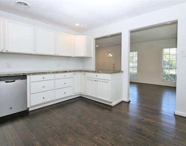 728 E 13th - Photo Thumbnail 6