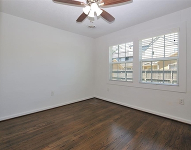 728 E 13th - Photo Thumbnail 11