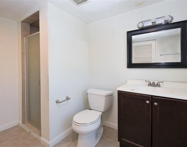 728 E 13th - Photo Thumbnail 9