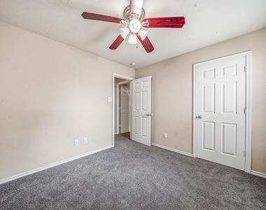 7107 Piney Meadow Court - Photo Thumbnail 17