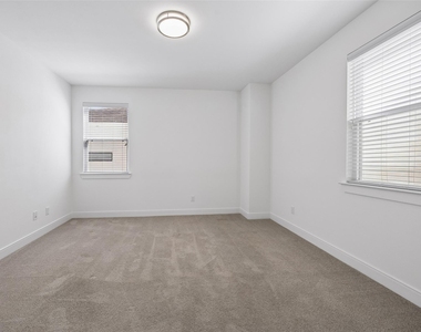 4621 Maxie Street - Photo Thumbnail 32