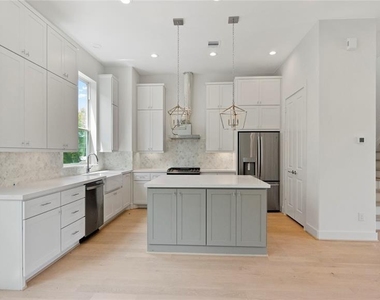 4621 Maxie Street - Photo Thumbnail 5